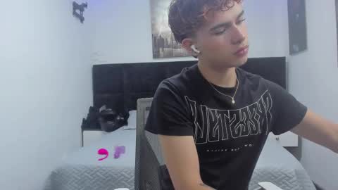 Aiden  online show from October 22, 1:00 pm