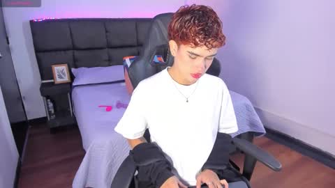 Aiden  online show from November 15, 1:18 pm