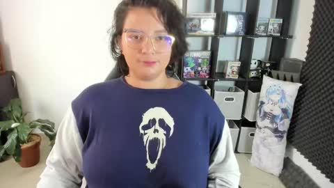 Catalina online show from December 28, 3:48 pm