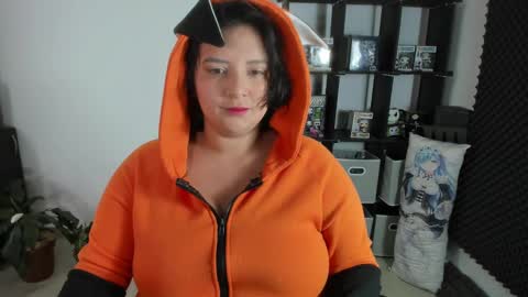 Catalina online show from December 30, 12:09 pm