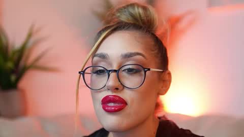  Aileen  online show from October 20, 6:52 pm