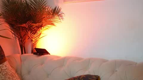  Aileen  online show from April 15, 8:42 pm