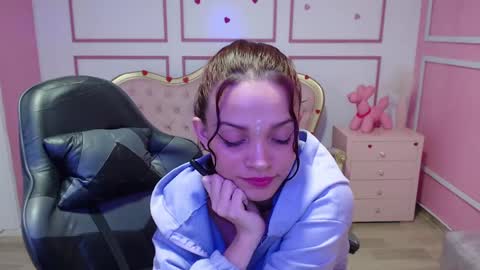 Ailen online show from December 13, 9:46 am