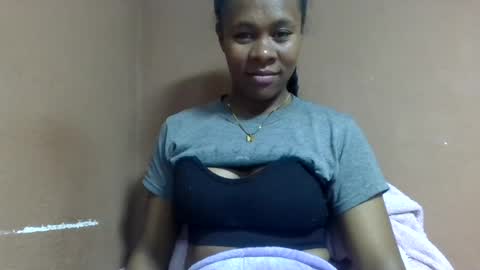 Snapshot of aimee982179 chatting on August 2, 3:32 pm aimee982179 online show from August 2, 3:32 pm
