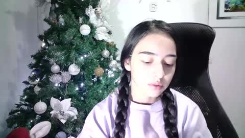 Snapshot of aineangeel chatting on December 4, 12:30 am AINE online show from December 4, 12:30 am