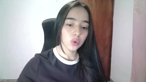 Snapshot of aineangeel chatting on September 14, 12:32 am AINE online show from September 14, 12:32 am