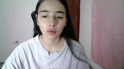 Snapshot of aineangeel chatting on September 29, 1:11 am AINE online show from September 29, 1:11 am