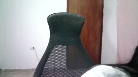 Snapshot of aineangeel chatting on October 7, 1:25 am AINE online show from October 7, 1:25 am