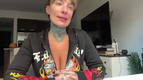 Airgead online show from October 25, 3:29 pm