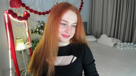 Louise online show from April 3, 7:01 pm