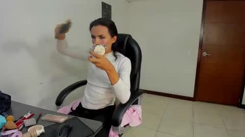 Aisha online show from February 19, 3:57 am