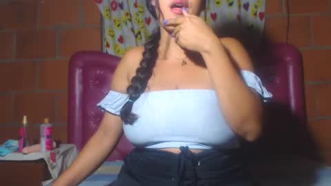 aisha koswell3 online show from February 18, 6:59 am