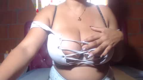 aisha koswell3 online show from February 23, 8:44 pm