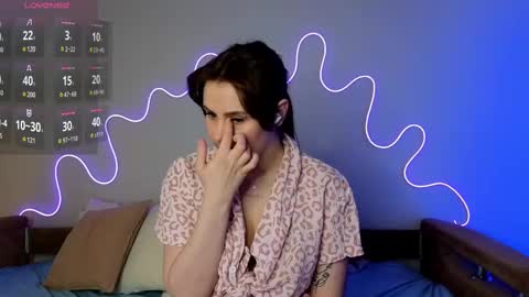 Aisha online show from March 4, 2:32 pm