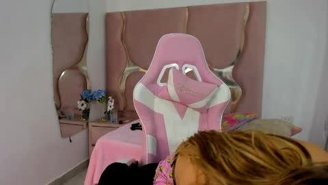 aisha_violeht online show from April 7, 12:38 pm