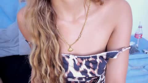 Snapshot of aisha_violeht chatting on May 24, 2:22 pm aisha_violeht online show from May 24, 2:22 pm