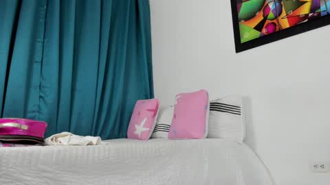 Snapshot of aisha_w10 chatting on February 5, 6:59 pm Aisha online show from February 5, 6:59 pm