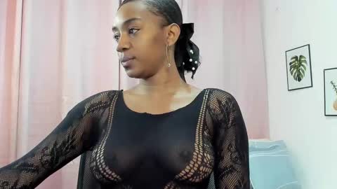 Snapshot of aisha_w10 chatting on February 24, 12:48 pm Aisha online show from February 24, 12:48 pm