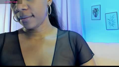 Snapshot of aisha_w10 chatting on October 8, 4:59 pm Aisha online show from October 8, 4:59 pm
