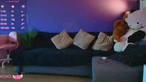 Lora online show from April 16, 9:32 am