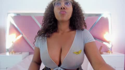 Aisha Rodgers online show from January 23, 11:58 pm