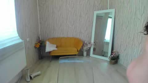 Aisha online show from February 19, 6:33 am