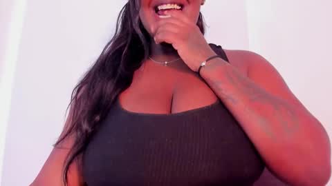 aishazaa online show from November 11, 3:23 pm