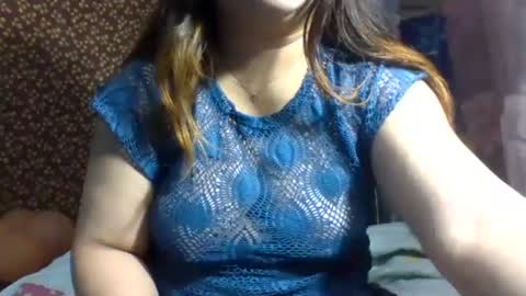 Snapshot of aislahrose chatting on February 21, 6:59 pm rosie online show from February 21, 6:59 pm