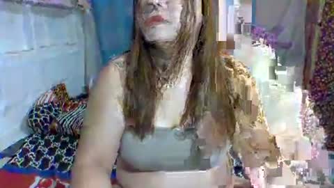 Snapshot of aislahrose chatting on September 11, 1:17 am rosie online show from September 11, 1:17 am