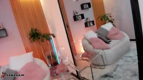 Snapshot of aixa_charless chatting on February 18, 11:39 am Aixa online show from February 18, 11:39 am