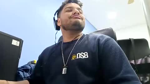 Snapshot of aj_cooper90_ chatting on January 22, 4:44 am Esteban online show from January 22, 4:44 am