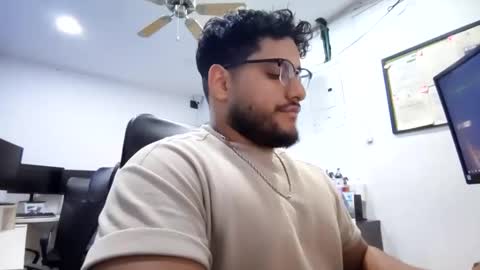 Snapshot of aj_cooper90_ chatting on November 1, 5:31 am Esteban online show from November 1, 5:31 am