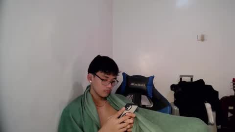 Snapshot of aj_daksxx chatting on March 1, 8:22 pm aj_daksxx online show from March 1, 8:22 pm