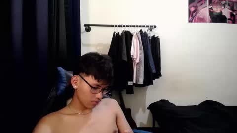 Snapshot of aj_daksxx chatting on March 20, 12:32 pm aj_daksxx online show from March 20, 12:32 pm