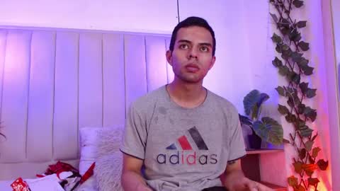 Snapshot of aji_golds chatting on May 23, 7:40 pm aji_golds online show from May 23, 7:40 pm