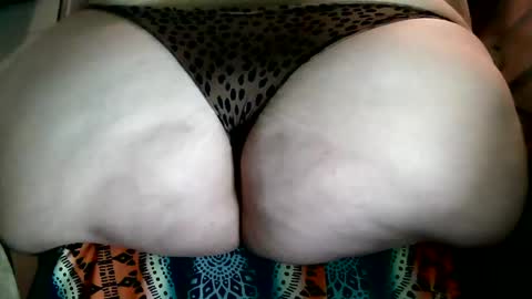 Snapshot of ajlwes chatting on December 31, 10:37 am ajlwes online show from December 31, 10:37 am