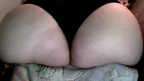 Snapshot of ajlwes chatting on September 28, 9:47 am ajlwes online show from September 28, 9:47 am