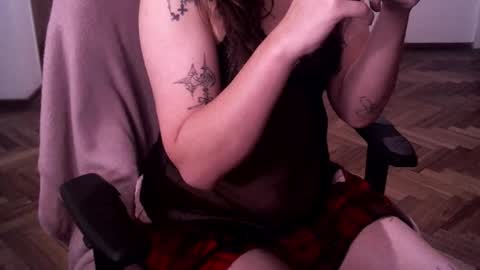 Snapshot of akamedolle chatting on September 24, 3:43 am Veronica Akame 3 online show from September 24, 3:43 am