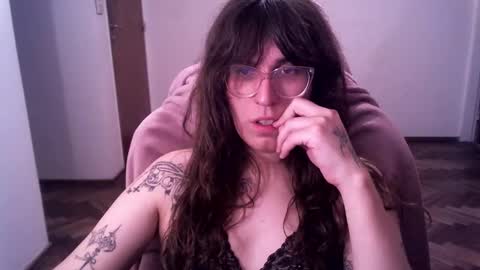 Snapshot of akamedolle chatting on November 12, 1:17 am Veronica Akame 3 online show from November 12, 1:17 am