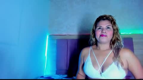 akamilasweetcm101 online show from January 7, 1:13 pm