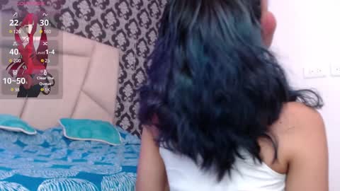 A K A N E  U W U online show from December 18, 12:51 pm