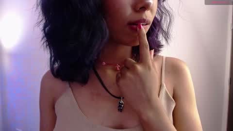 A K A N E  U W U online show from January 9, 3:34 pm