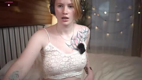 Snapshot of akaneiro_demon chatting on January 27, 4:22 pm Akaneiro online show from January 27, 4:22 pm