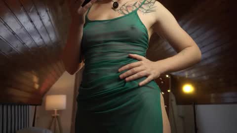 Snapshot of akaneiro_demon chatting on September 16, 1:23 pm Akaneiro online show from September 16, 1:23 pm