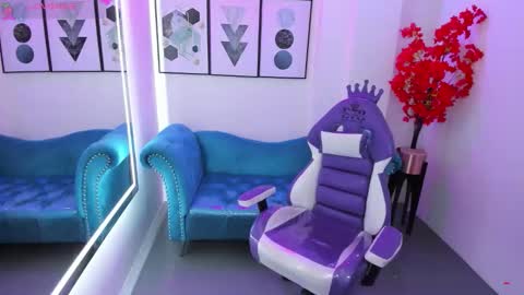 Azaka  online show from September 20, 12:17 pm