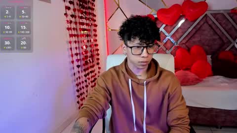 akazaboy online show from February 19, 4:44 am