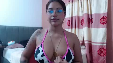 Snapshot of akemi_san_ chatting on June 15, 10:01 pm Akemi 3 online show from June 15, 10:01 pm