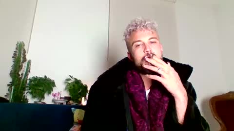 Snapshot of aki1080be chatting on October 30, 7:25 pm Sweet moment online show from October 30, 7:25 pm