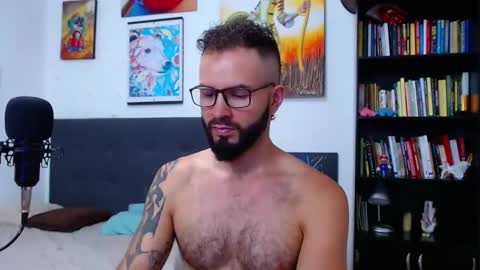 Snapshot of akiles_r chatting on November 5, 11:27 pm akiles online show from November 5, 11:27 pm
