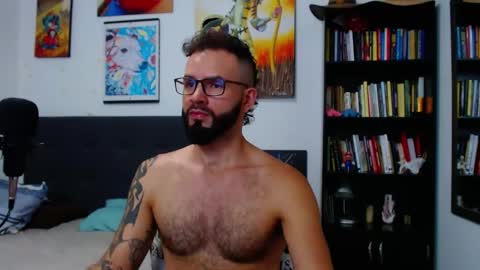 Snapshot of akiles_r chatting on November 7, 11:16 pm akiles online show from November 7, 11:16 pm